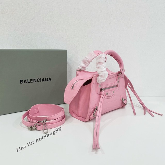 Balenciaga專櫃爆款Neo Classic Mini櫻花粉鱷魚紋手提機車包 巴黎世家經典新版機車包 fyj1033